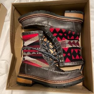 Clarks x Pendleton boots. Like new. US women’s 9